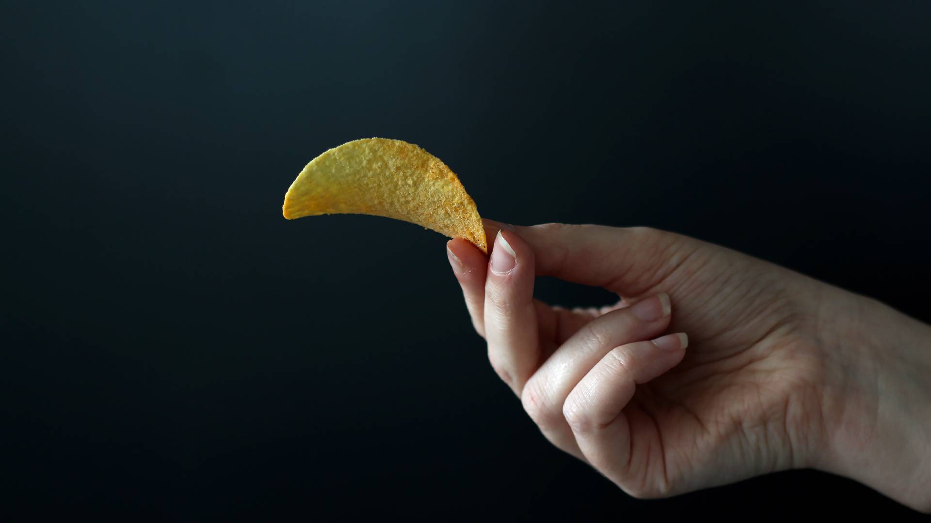 Vad tycker du om Pringles? Här är den överraskande orsaken till en sådan märklig form!