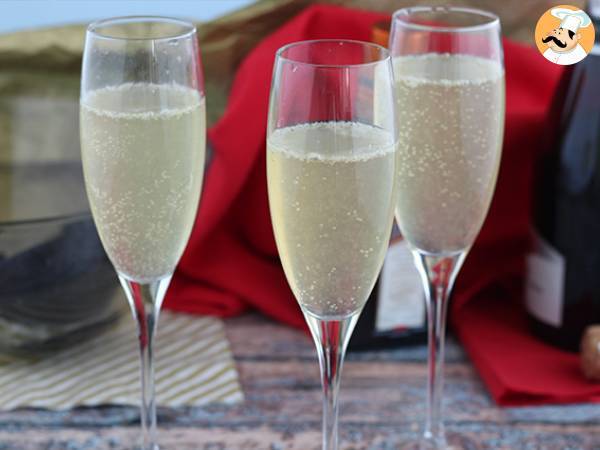 Recept Champagnesoppa, en festlig cocktail