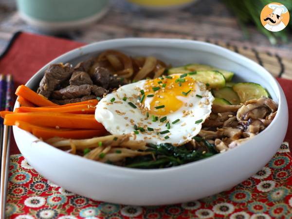 Recept Bibimbap, den traditionella koreanska maträtten