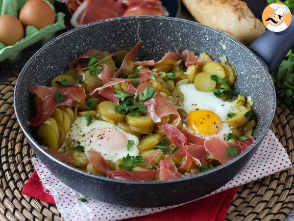 Recept Huevos rotos, det superenkla spanska receptet baserat på potatis och ägg