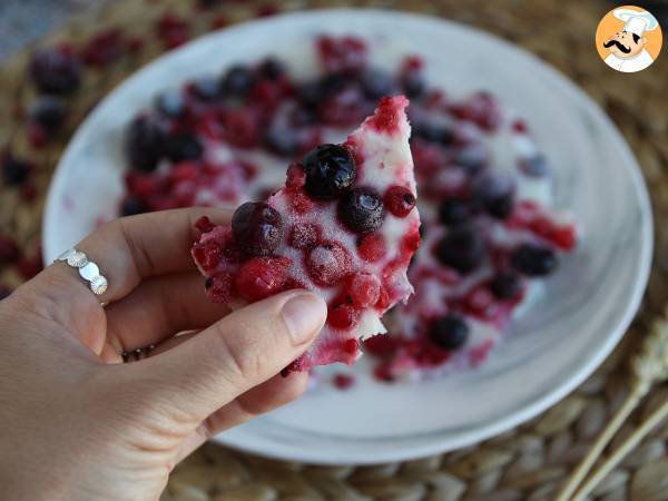 Recept Frysta yoghurtbarer med röd frukt