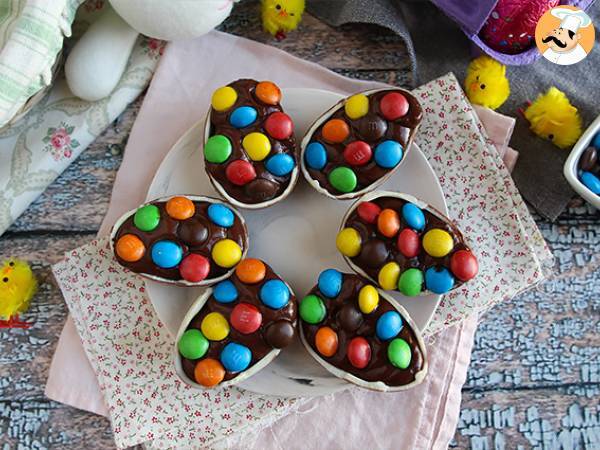 Recept Påskägg fyllda med chokladdessertkräm och m&m's