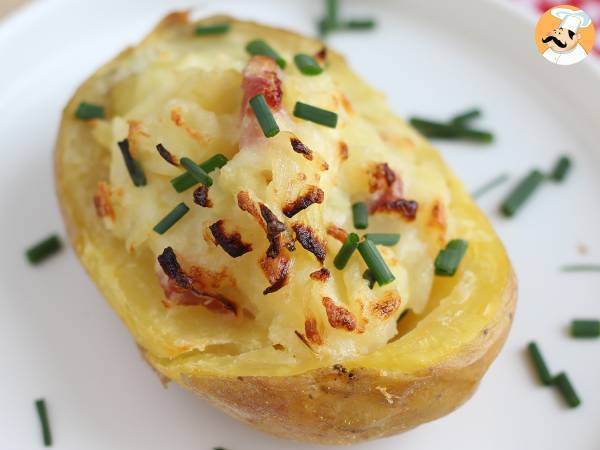 Recept Bakad potatis fylld med bacon och ost