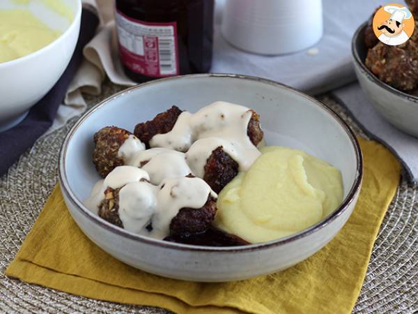 Recept Ikea köttbullar med vit sås