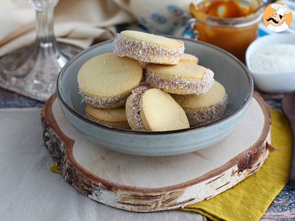 Recept Alfajores - argentinska mördegskakor med mjölksylt och kokos