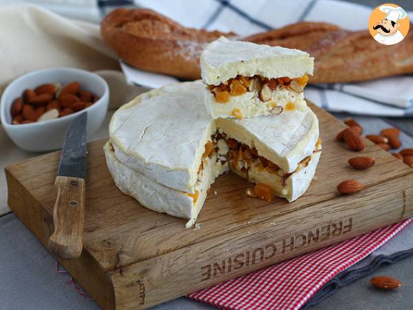 Recept Brie med aprikos- och mandelfyllning