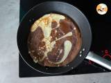 Vanilj- och chokladmarmorerade crepes - Beredning etape 5