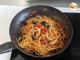 Spaghetti alla puttanesca, en snabb och välsmakande förrätt - Beredning etape 5