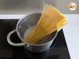 Spaghetti alla fuoco di bacco: rödvinspasta som ger något speciellt till bordet - Beredning etape 2