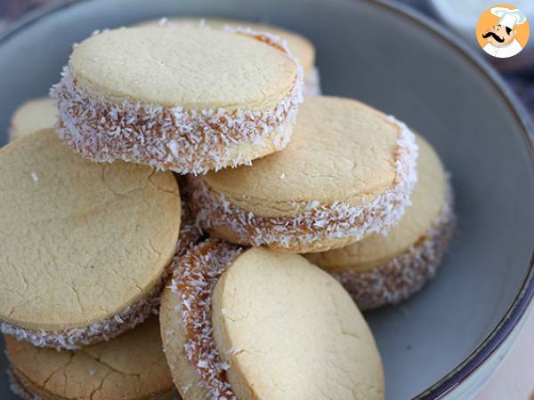 Alfajores - argentinskt mördegsbröd med mjölksylt och kokos - foto 3