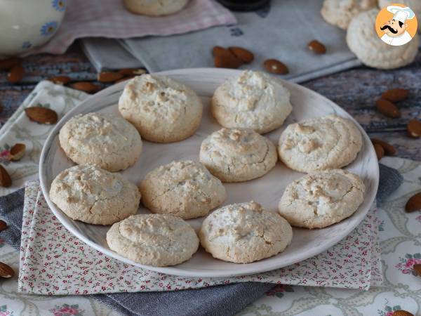 Amaretti, italienska mandelgodis som passar perfekt till kaffe! - foto 2