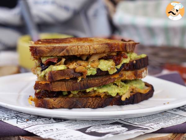 Amerikansk grillad ost maxi sandwich: kyckling, avokado, bacon - foto 6