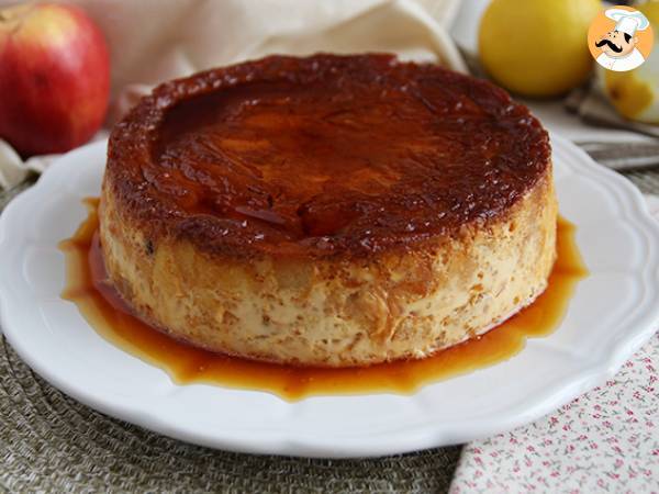 Äppel- och karamellpudding med croissanter