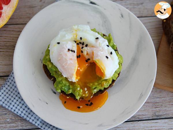 Avokado toast med pocherat ägg - foto 3