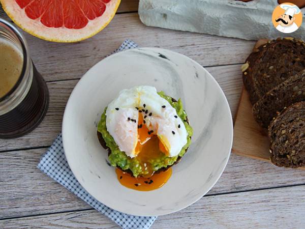 Avokado toast med pocherat ägg - foto 4