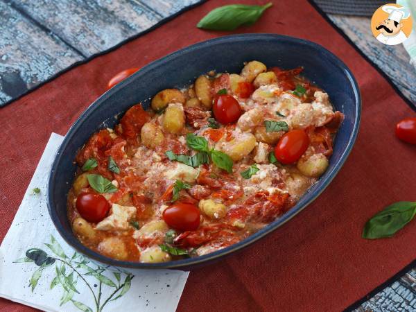 Bakad feta gnocchi med Airfryer, en supersnabb rätt med körsbärstomater och feta!