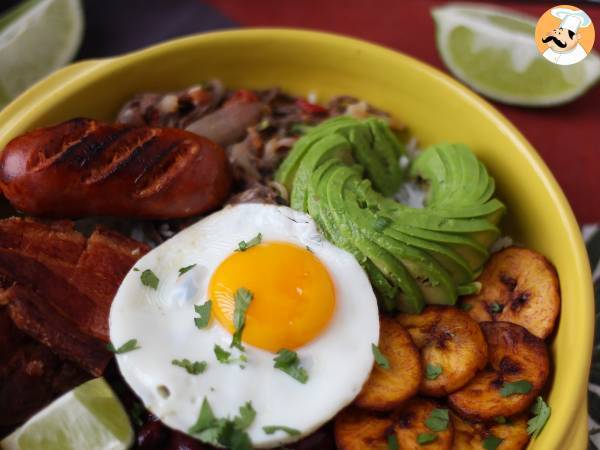 Bandeja Paisa, en colombiansk maträtt full av smak och tradition - foto 2