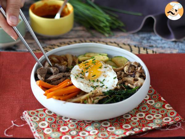 Bibimbap, den traditionella koreanska maträtten - foto 2