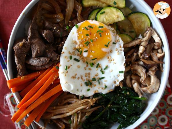 Bibimbap, den traditionella koreanska maträtten - foto 6