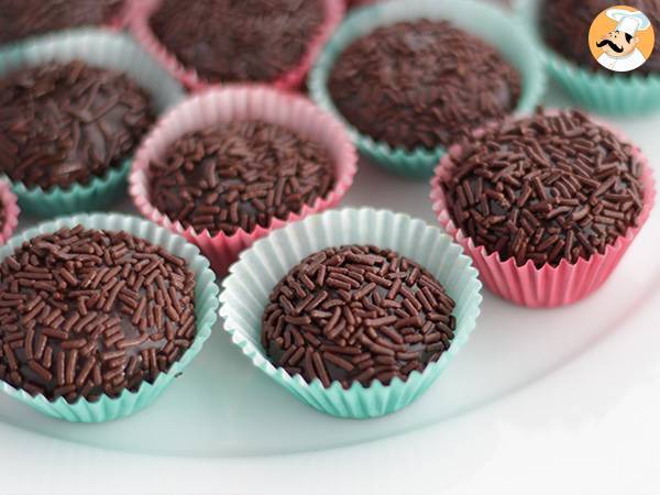 Brigadeiro, små brasilianska sötsaker - foto 3