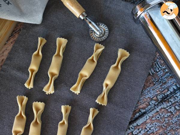 Caramelle, ravioli formade som godis med pumpa- och ricottafyllning - foto 5