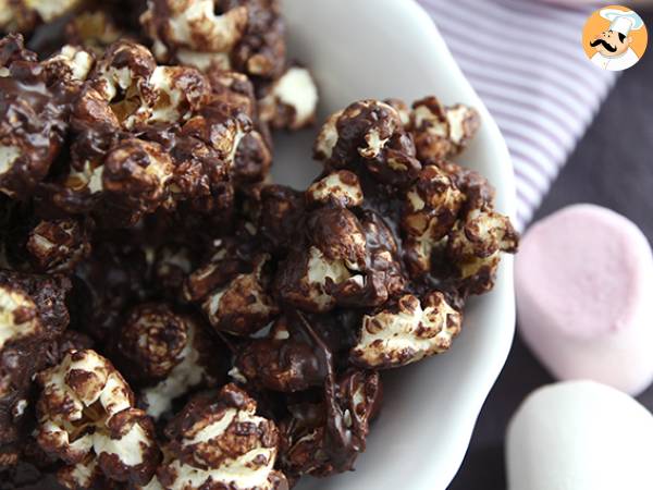 Chokladpopcorn och marshmallow