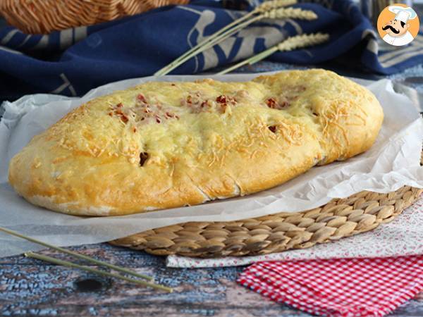 Fougasse med bacon och lök