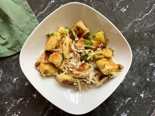 Gnocchi-mozza med grön pesto