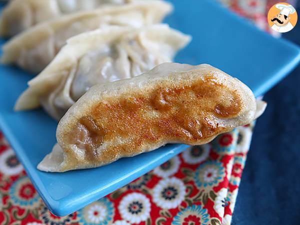 Gyozas med kyckling, morötter och champinjoner - foto 8