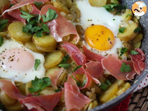 Huevos rotos, det superenkla spanska receptet baserat på potatis och ägg - foto 2