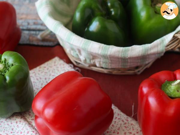 Hur man skalar paprika i stekpanna