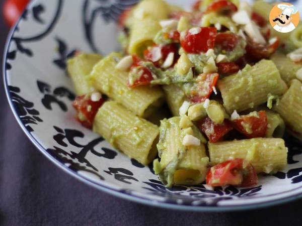 Kall pasta med avokadokräm, mandlar och körsbärstomater: vegetarisk och mycket god! - foto 5