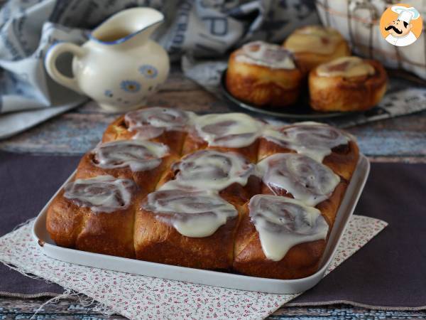 Kanelbullar, brioche med kanel och vaniljglasyr