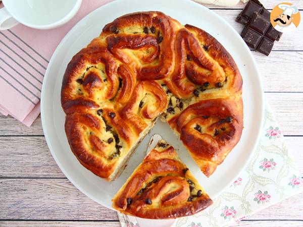 Kinesisk brioche, fylld med vaniljsås och chokladbitar - foto 4