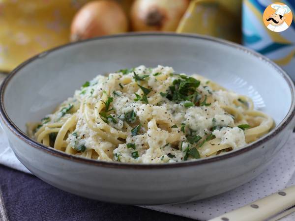 Krämig lökpasta: en välsmakande och superbillig rätt!