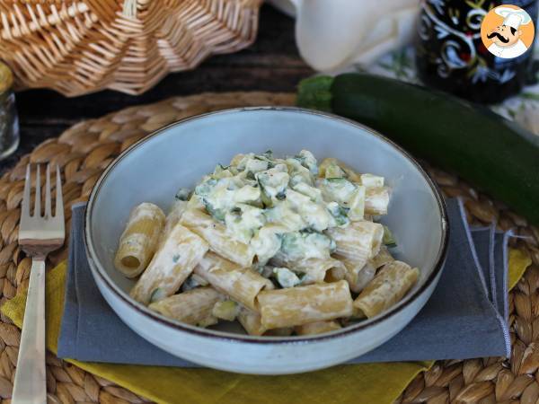 Krämig pasta med zucchini, välsmakande och mycket snabbt recept - foto 2