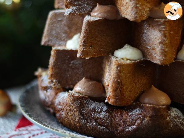 Pandoro brioche fylld med Nutellakräm och vaniljkräm i form av en julgran - foto 6