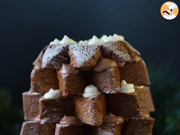 Pandoro brioche fylld med Nutellakräm och vaniljkräm i form av en julgran - foto 7