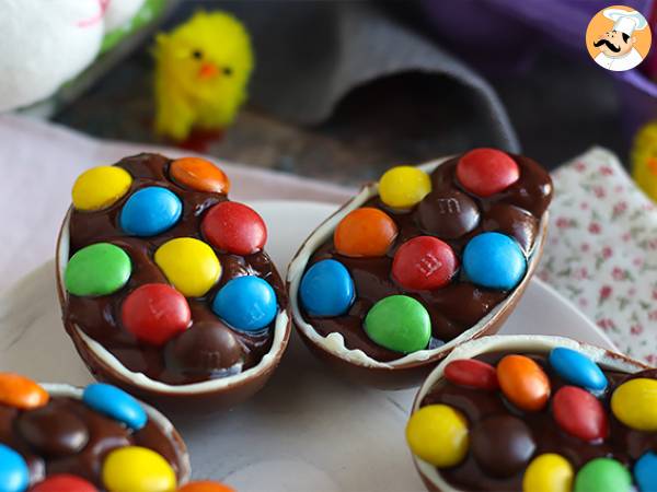 Påskägg fyllda med chokladdessertkräm och M&M's - foto 4