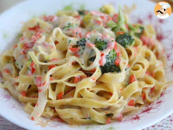 Pasta i en gryta - Tagliatelle med lax och broccoli - foto 4