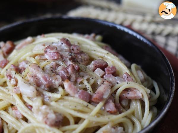 Pasta med bacon: lätt, billigt och krämigt - foto 2