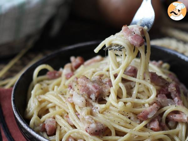 Pasta med bacon: lätt, billigt och krämigt - foto 3