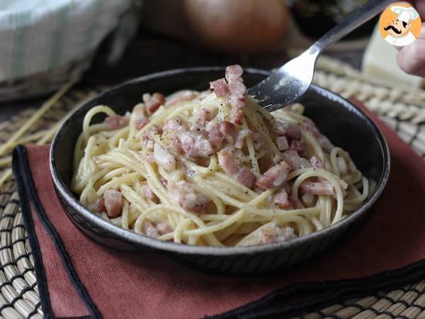 Pasta med bacon: lätt, billigt och krämigt - foto 6