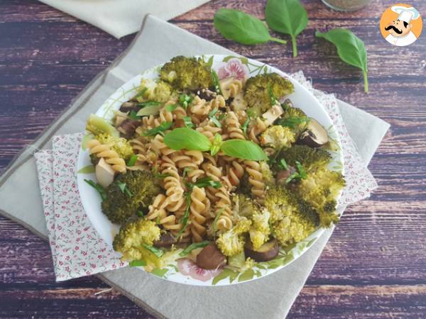 Pasta med broccoli, champinjoner och basilika - foto 4