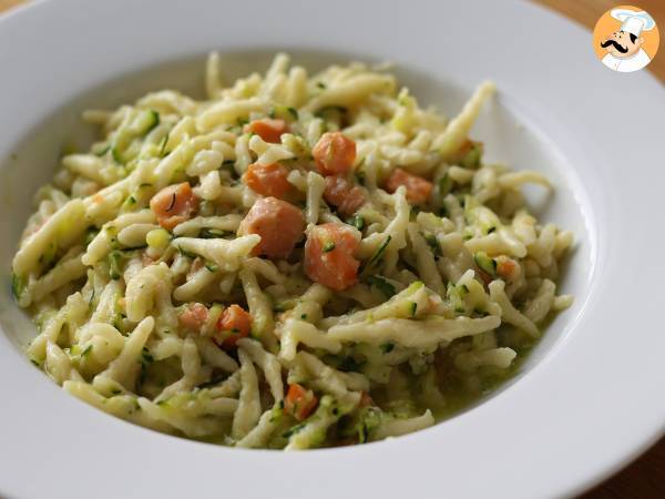 Pasta med lax och zucchini