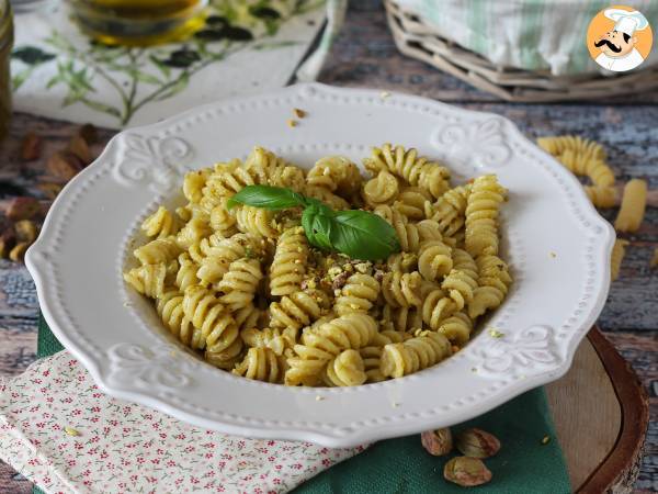 Pasta med pistagepesto, en läcker och enkel recept att förbereda