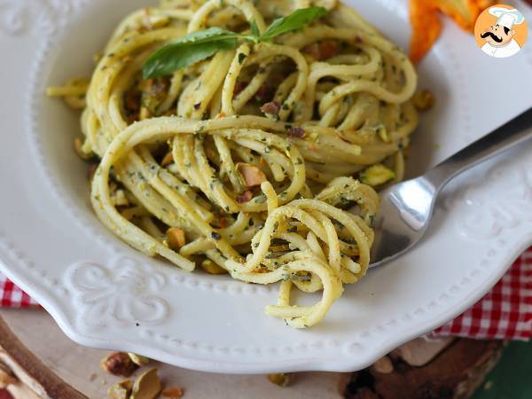 Pasta med zucchiniblommor, ricotta och pistagenötter - foto 3