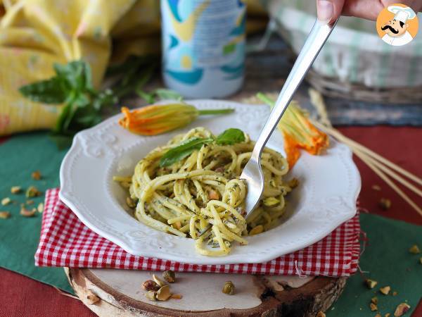 Pasta med zucchiniblommor, ricotta och pistagenötter - foto 4