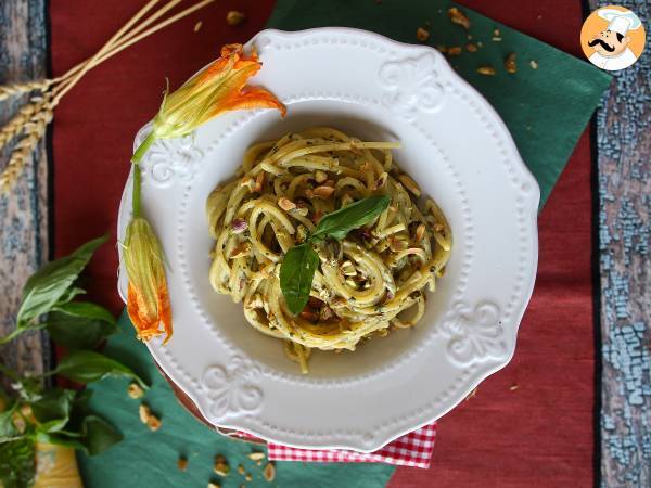 Pasta med zucchiniblommor, ricotta och pistagenötter - foto 5