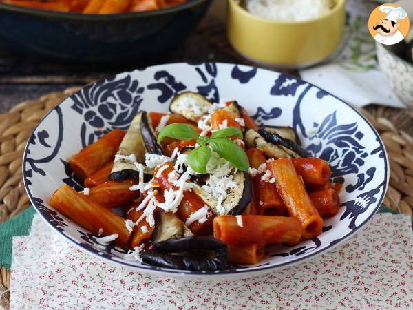 Pasta Siciliana med aubergine, den enkla och lätta versionen - Pasta alla Norma